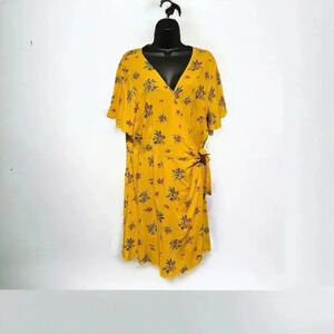 Peyton & Parker Gold Bree Floral  Wrap  Dress Size XL